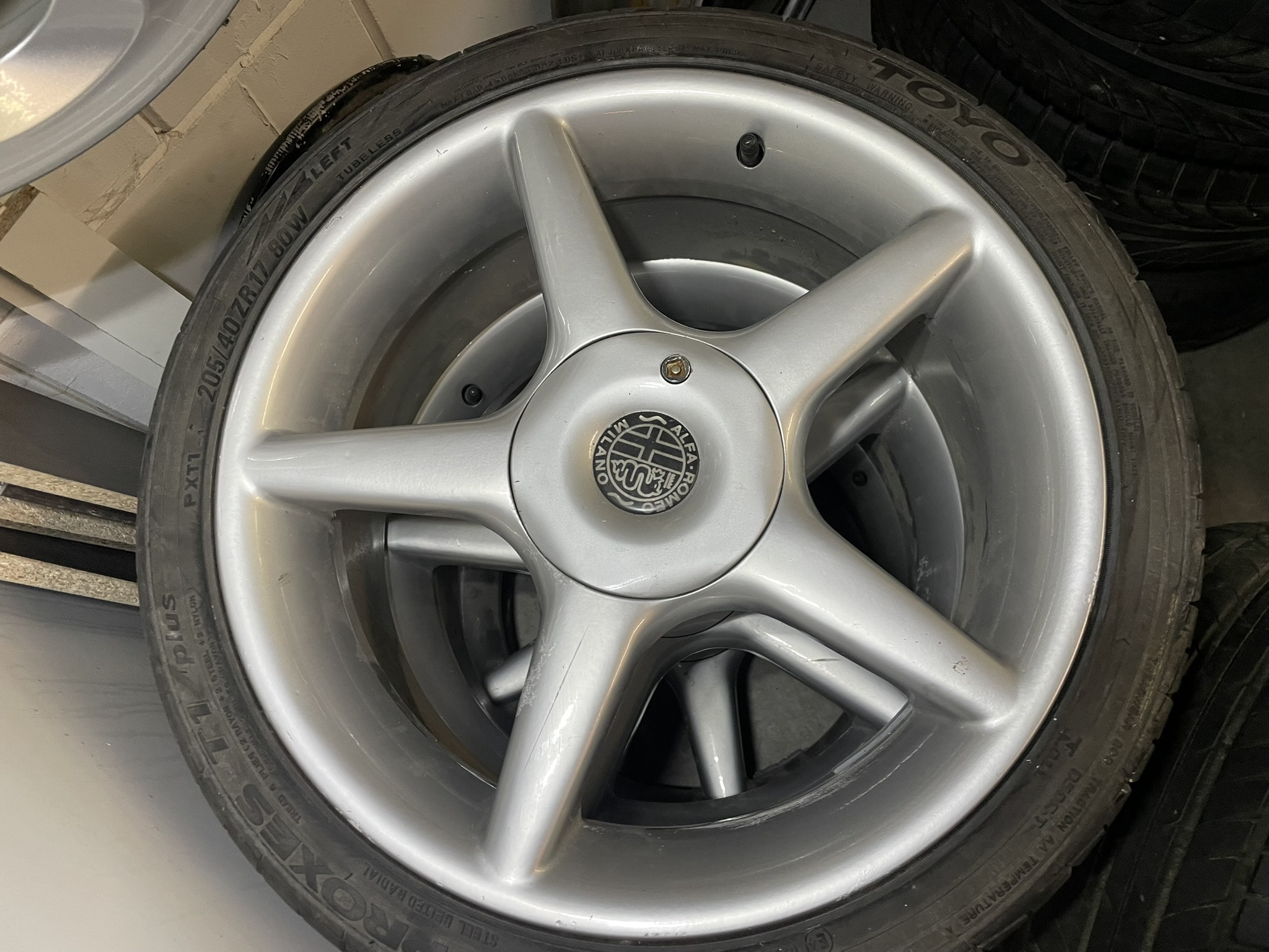 DYTEC 17" Wielset Alfa 75/90/GTV6 5x98