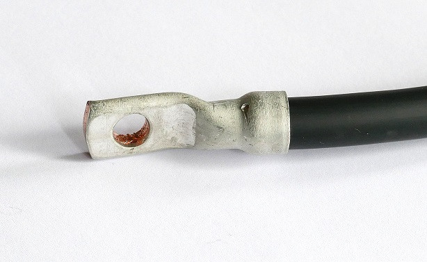 Massakabel met accuklem
