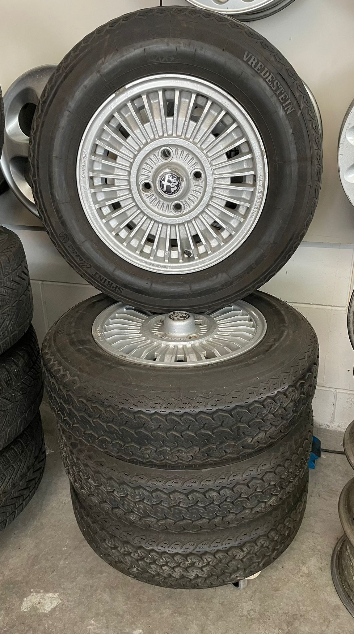 Wielset Cromodora 14" 4x108 5,5J + Vredestein banden